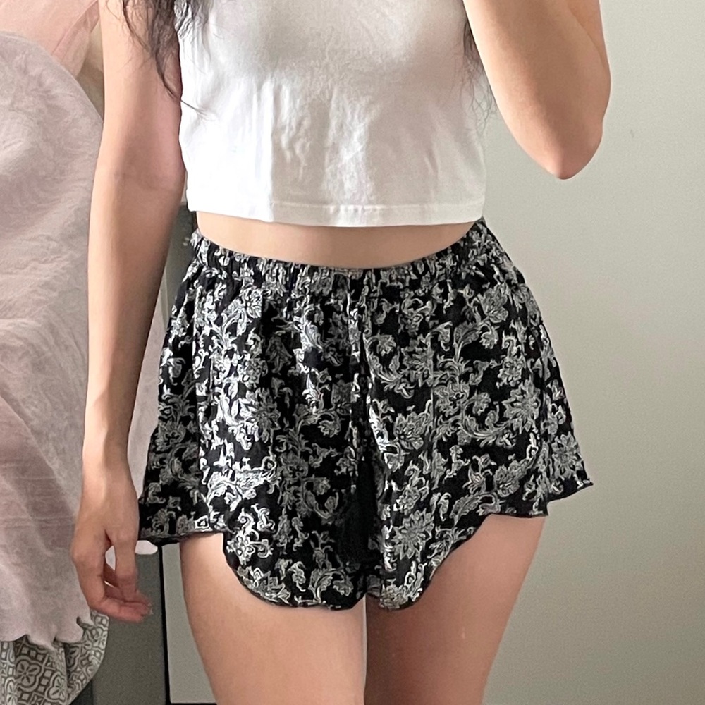 Abercrombie & Fitch Flowy Drawstring Shorts